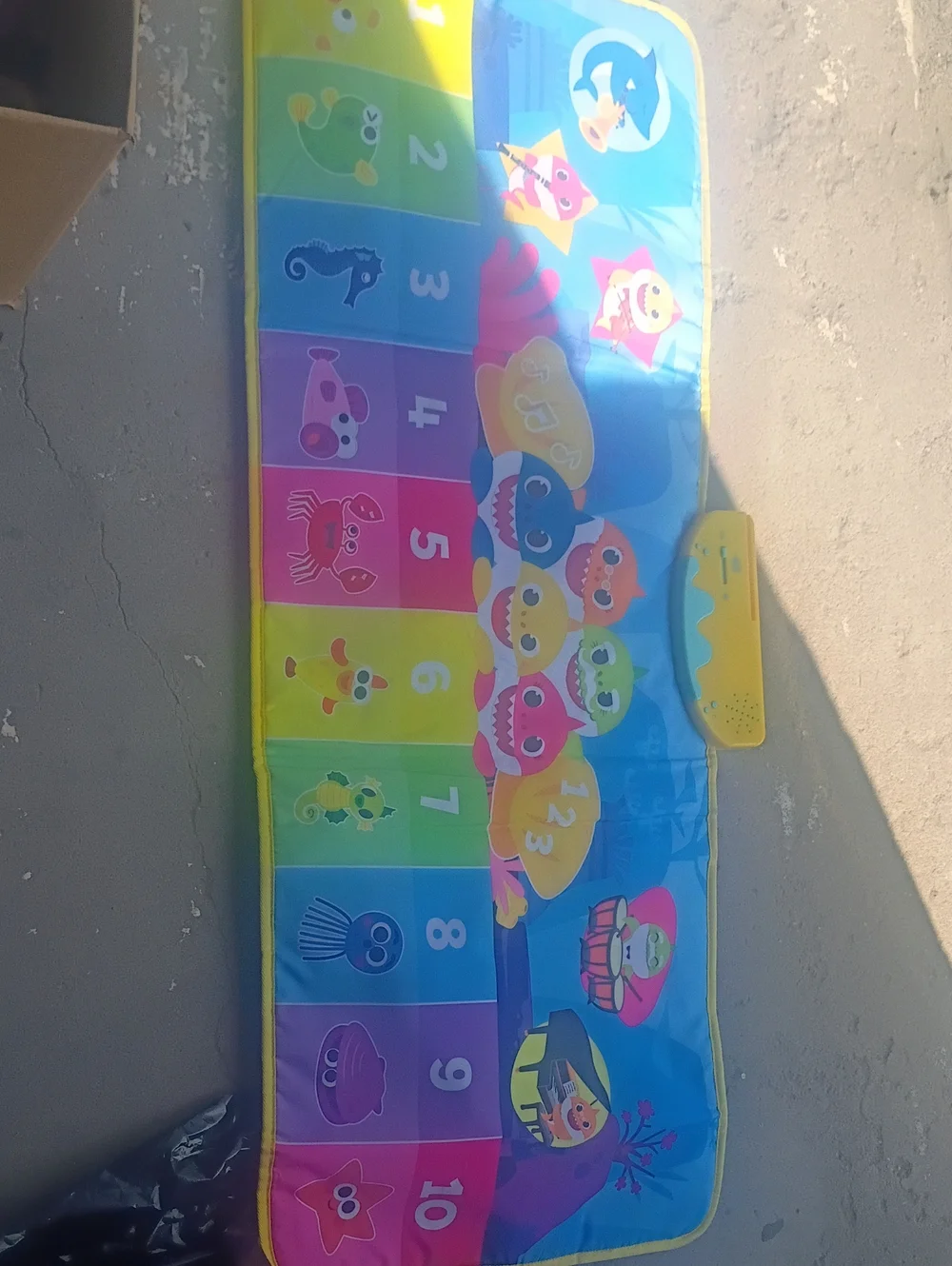 Wowwee Pinkfong Baby Shark Step & Sing Piano Dance Mat